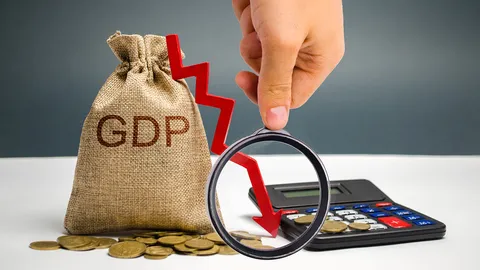 โควิดระบาดรอบ 3 กดดันเศรษฐกิจไทย EIC ปรับลด GDP ปี 64 เหลือโต 2.0%