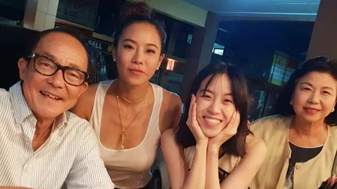 สุดเศร้า คริส-พลอย หอวัง สูญเสียคุณพ่อจากภาวะหัวใจล้มเหลว ในวัย 71 ปี