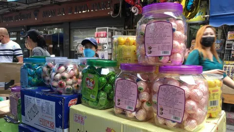 จับ 5 ร้านสำเพ็งขายขนมเยลลี่ลูกตาคน ตร.ปคบ.ร่วมอย.เด็กกินปวดท้องส่งรพ.