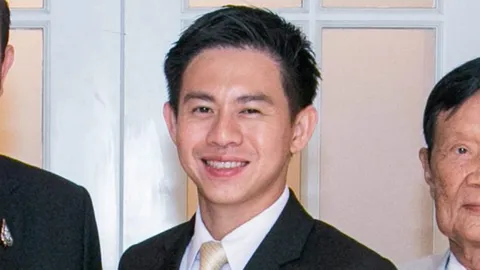 "เจ้าสัวประเสริฐ เตชะวิบูลย์" นำพนังงานทำเตียงกระดาษส่งให้โรงพยาบาลสนาม