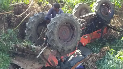 สลด ชาวนาเคราะห์ร้าย เลี้ยวรถไถพลาด ตกคลองดับวันพืชมงคล