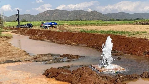 น้ำพระทัยสู่ราษฎร : ในหลวงทรงรับ “15 โครงการน้ำบาดาล” สู้วิกฤติภัยแล้ง