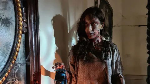 สะพรึงชวนขนลุก เปิดเบื้องหลังความหลอน ผีมาลัย ใน "เรือนร่มงิ้ว"