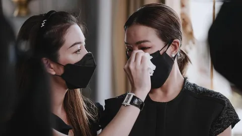 วุ้นเส้น อยู่เคียงข้าง ซับน้ำตา คริส หอวัง ชาวเน็ตชมนี่คือเพื่อนแท้