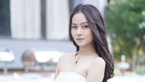 รู้จัก "วินนี่ ศิภัชรดา" มิสทีน 2017 นางเอกน้องใหม่ "ฟ้า หิน ดิน ทราย"