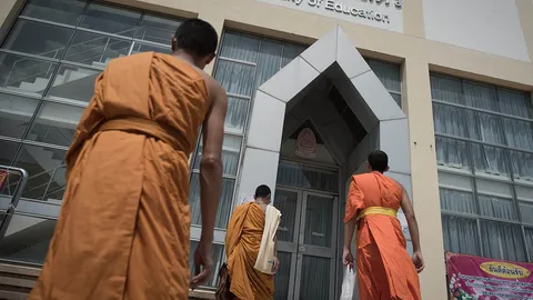 เร่งหนุน “ธรรม-บาลี” สนองในหลวง ร.10 สงฆ์หนกลางสั่งเน้นกรณีพิเศษ