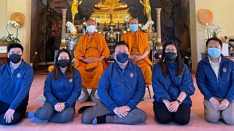 กงสุลใหญ่ ณ นครลอสแอนเจลิส บริการกงสุลสัญจร ที่วัดพุทธานุสรณ์ 