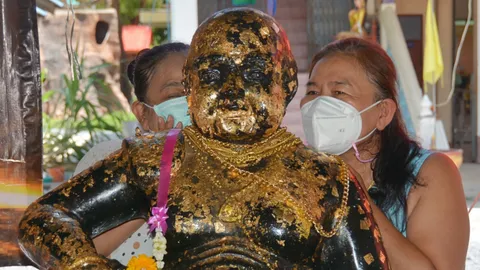 เลขเด็ด อ่างน้ำมนต์ "พ่อขุนช้าง" คอหวยแห่ส่องไปลุ้นโชคงวด 16/5/64