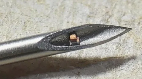 ทีมวิจัยพัฒนาชิปจิ๋วไร้สาย ใช้ตรวจสอบกระบวนการในร่างกาย