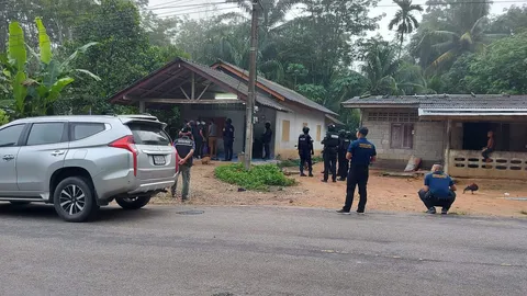 ตร.จู่โจม 10 เป้าหมาย รวบ 3 ผู้ต้องหาตามหมายจับ โยงทีมจ้างฆ่าทนายเหว่า