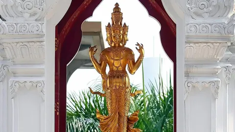 เหตุเกิดตรีมูรติ