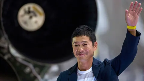 เตรียมขึ้นแท่นจารึก