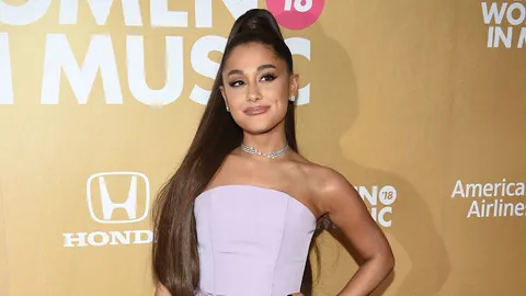 "อารีอานา กรานเด" จัดงานแต่งลับๆ กับ คู่หมั้นหนุ่ม "เดลตัน โกเมซ" 