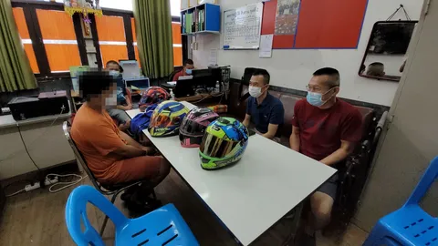 รวบหนุ่มแสบ ฉกหมวกกันน็อกตามห้าง อ้างป่วยลมชัก-เบลอทำไปไม่รู้ตัว