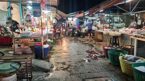เมินคำสั่ง ตลาดใหม่ชลบุรียังขายต่อ ใช้พื้นที่รอบๆ อ้างไม่ใช่คำสั่งราชการ