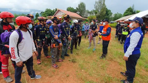 จนท.ปกครองภูเรือรวมกำลังปูพรมหาคนหายในป่าวังโศก หลังเข้าวันที่ 4