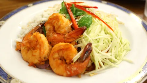 ยกเลิกเครื่องหมายฮาลาล "ผัดไทยประตูผี" ทุกสาขา เหตุไม่ปฏิบัติตามระเบียบ