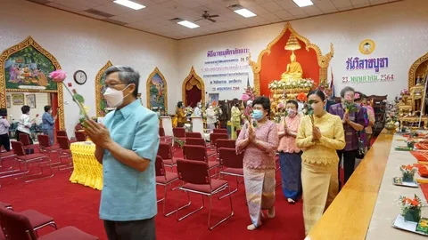 "ศิริพร ตันติปัญญาเทพ" จัดทำบุญตักบาตรในวันวิสาขบูชา