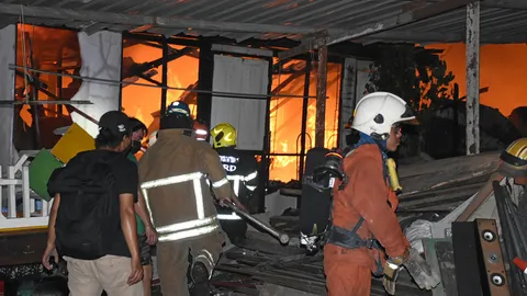 สลดเพลิงพิโรธ คลอกสยอง 3 ศพ ชุมชนรัชดา 36 ป่วย-ติดเตียง