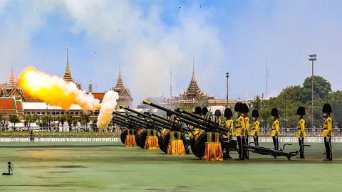 3 เหล่าทัพ ยิงสลุตหลวง 21 นัด เฉลิมพระชนมพรรษา สมเด็จพระบรมราชินี 