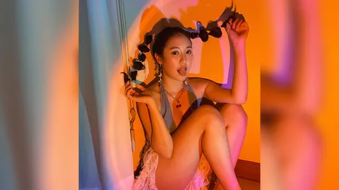 น้องพลอย ลูกสาวเท่ง เถิดเทิง เผยภาพสวยเซ็กซี่ใสๆ ทำแฟนๆ ใจละลาย (คลิป)