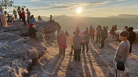 งามลํ้า “ตะวัน” ต่างเวลา โขงเจียม+แหลมพรหมเทพ