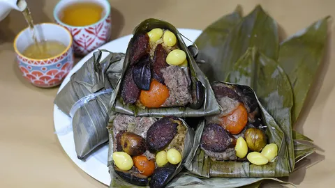 “บ๊ะจ่างอาแหมะ” ข้าวเหนียวเด่นเครื่องเน้นๆ