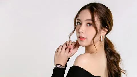 เปลือยหัวใจ “มุก-วรนิษฐ์” คบหา “แม็กซ์-ณัฐพล”