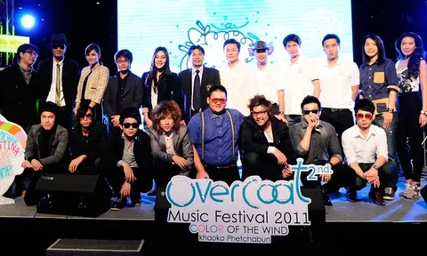 บรื๋อ!!!หนาวไปกับ 'โอเวอร์โค้ท มิวสิค เฟสติวัล 2011' 