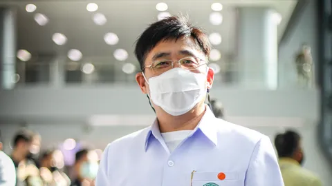 สธ. แจงแผนบริหารวัคซีนโควิด-19 เหตุมาไม่แน่นอน และต้องคิดเผื่อเข็ม 2