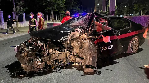 รถพังยับ