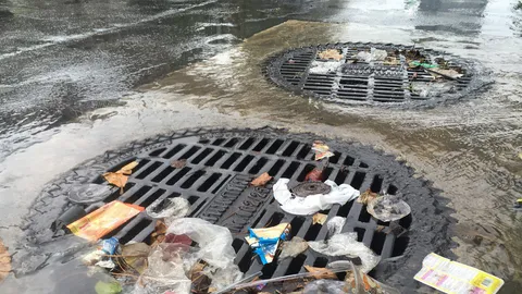 ลอกท่อ 78% ลอกคลอง 89% กทม.เตรียมรับมือน้ำท่วมปี 64 กันไฟดับเครื่องสูบน้ำ