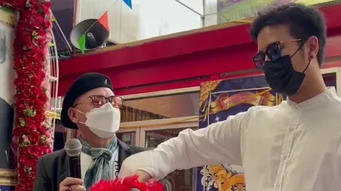 ลูกชาย พุ่มพวง ดวงจันทร์ ล้วงเลขจากไห แฟนๆ แห่ซูมเอาไปเสี่ยงโชค