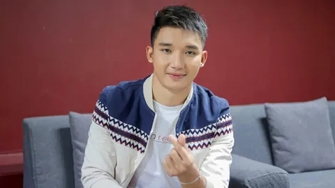 "อนันต์" ดีใจ เพลง "คำตอบของชีวิต" ทะลุล้านวิว ชวนประมูล "กระเป๋าผ้า" หารายได้มอบให้ รพ.