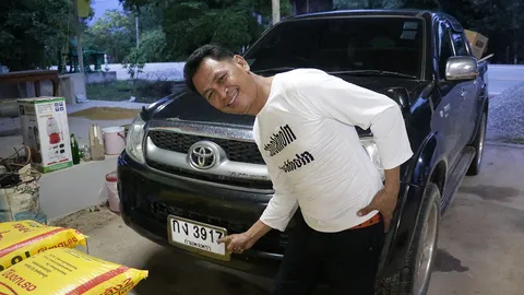 รองนายก อบต.คณฑี เฮงถูกหวย 2 งวดติด หลังได้รางวัลเลขท้าย 2 ตัวกว่า 20 ใบ