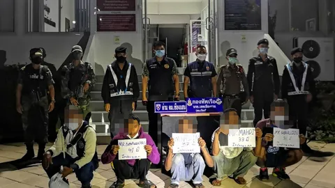 ตม.เชียงแสนจับกระบะคนไทยลอบนำ 4 ชาวอินโดฯ หลบหนีเข้าเมืองไปส่งเชียงของ