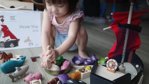 ‘ห้องสมุดเช่าของเล่น’ บริการที่ส่งการเรียนรู้ผ่านของเล่นให้เด็กถึงบ้าน ในวันที่โควิดล้อมไว้หมดแล้ว