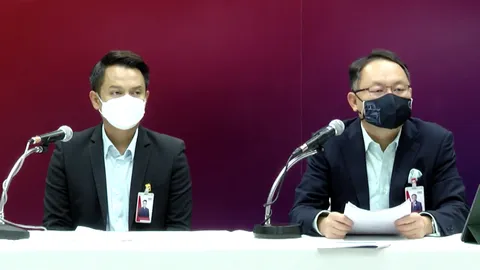 เพื่อไทยอัดรัฐฉีดวัคซีนไม่ถึง 5 แสนโดสต่อวัน หวั่นเปิดประเทศคนเป็นพาหะเพิ่ม