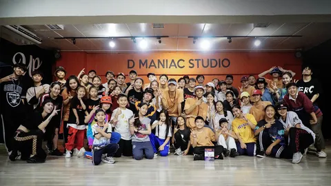 ในวันที่ ‘สตูดิโอสอนเต้น’ ไร้นักเรียน : ความในใจของ ‘ครูสอนเต้น’ ตัวเล็กๆ ที่ต้องแบกฝันอันยิ่งใหญ่