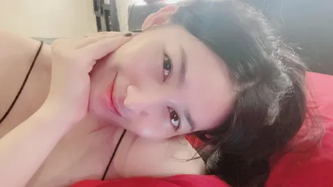 รอศาลตัดสิน อีฟ แม็กซิม พักรักยาว ขายกุนเชียงออนไลน์เลี้ยงชีพ