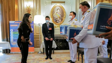 กรมพระศรีสวางควัฒน โปรดเกล้าฯ พระราชทานวัคซีนซิโนฟาร์ม
