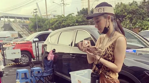 แตงโม นิดา ผันตัวเป็นแม่ค้า กวาดเสื้อผ้า-รองเท้า ออกมาเปิดท้ายขาย