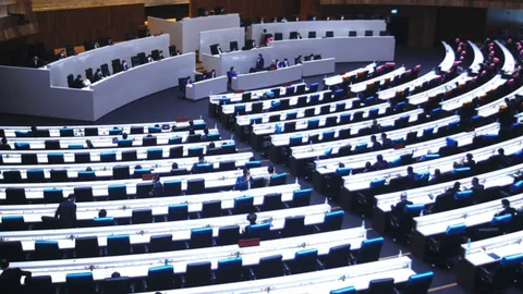 ฝ่ายค้าน โวย นายกฯ-ครม. โดดร่ม เมินตอบกระทู้สดในสภา ซัด ไม่สนใจชาวบ้าน