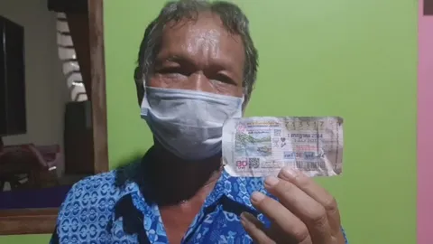 โชคมาถึงบ้าน ลุงอุดรฯ ซื้อหวยจากพ่อค้าเร่ เฮงรับ 6 ล้าน เผยที่มาเลขเด็ด  