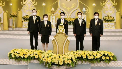 นายกเนติบัณฑิตยสภาและคณะบันทึกเทปรายการถวายพระพรฯ ในหลวง