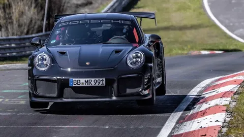 PORSCHE 911 GT2 RS ทำเวลาต่อรอบ ทุบสถิติในสนามนูร์เบอร์ริง 