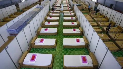 ยอดรอเตียงในเมืองกรุง พุ่งวันละ 700 ราย เตรียมเปิด สุวรรณภูมิ รองรับ ส.ค.นี้