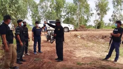 ออกหมายจับแล้ว มือบุกยิง 2 หนุ่ม ตาย 1 เจ็บ 1 ที่ร้อยเอ็ด เร่งล่าตัว