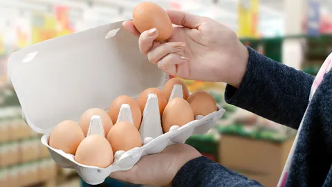 ไข่ไก่มีพอไม่ต้องซื้อตุน กรมการค้าภายในประสานผู้ค้าตรึงราคา