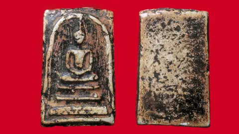 สมเด็จฯ องค์หน้าม่าน